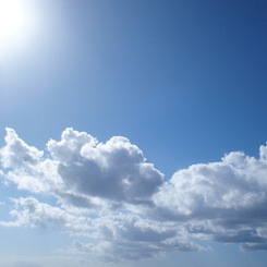 青空と雲と光