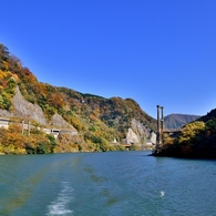 紅秋　庄川峡船の旅４