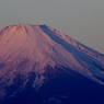 日の出を受ける富士
