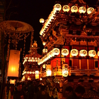 春の高山祭り