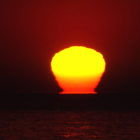 変形太陽の日の出