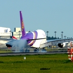 着陸（169）Thai  A380-841  9/12