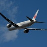 飛び立ち JAL 777-346
