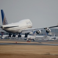 UNITED 747-400 着陸