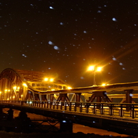 雪舞う旭橋