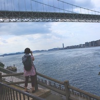 関門海峡とカメラ女子