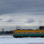 海が見える、電車が流れる