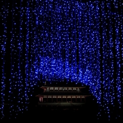 青LED with 大極殿。