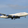 「青色」 DELTA 747-400 N667US Landing