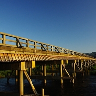朝日のあたる渡月橋
