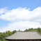 奈良の空と若草山と興福寺の伽藍の屋根