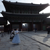 韓国 景福宮と民族衣装チマチョゴリ