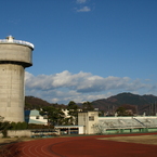 ローカルな陸上競技場