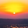 雲間へ沈む