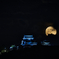 満月と松山城