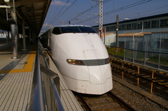 駅にて
