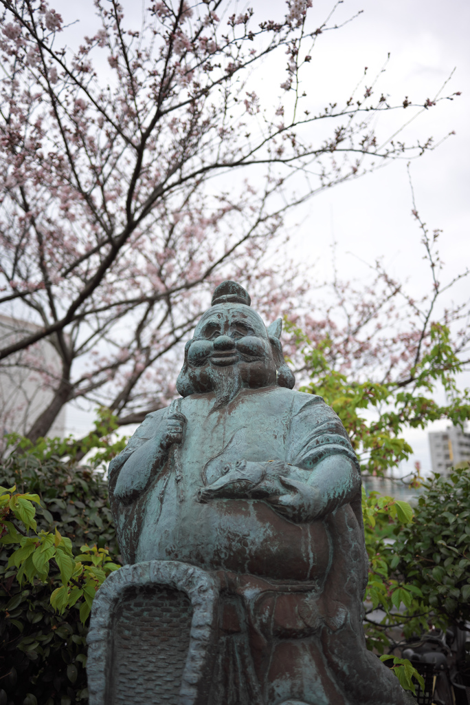 どじょう恵比寿像