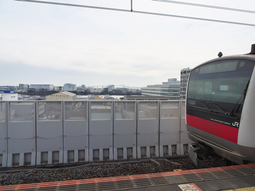 京葉線と東京ゲートブリッジ