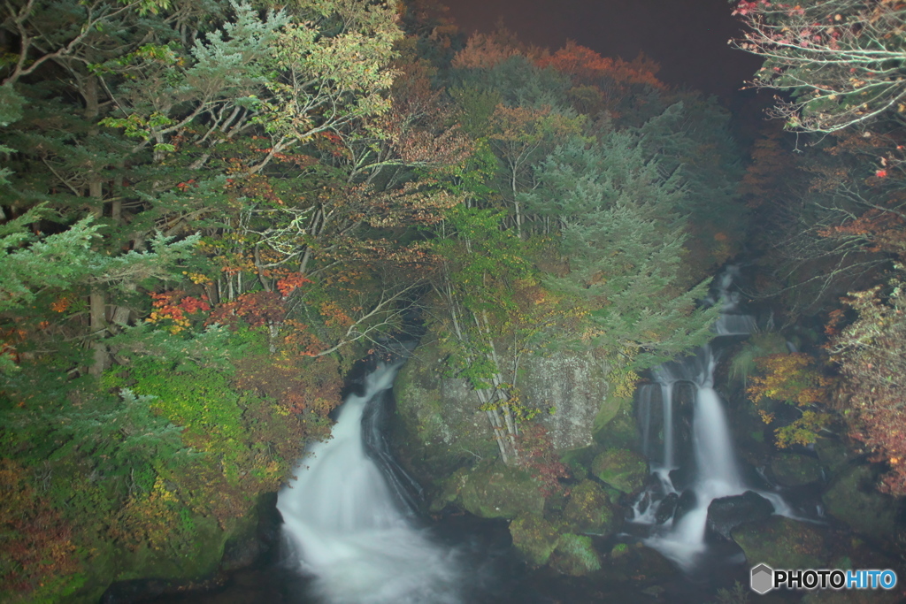 真夜中の竜頭の滝