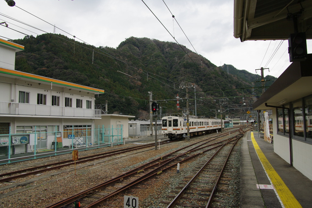 飯田線中部天竜駅にて