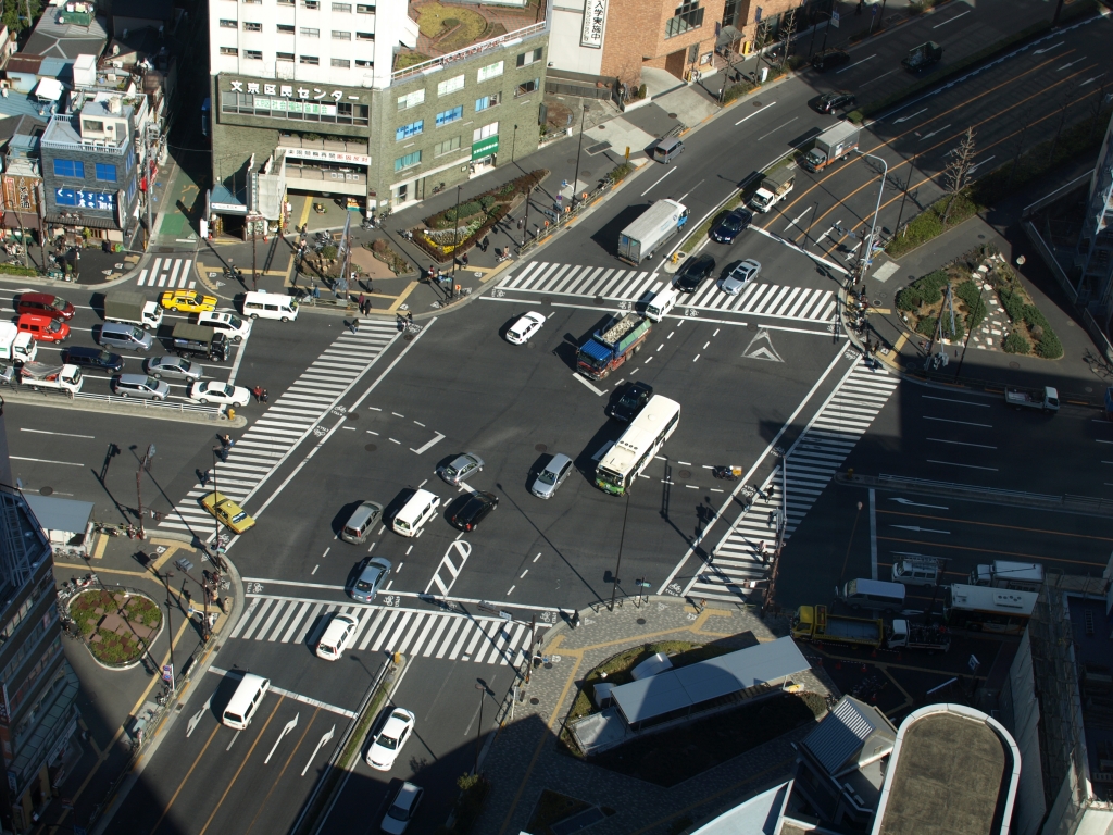 シビックホールから（直進）