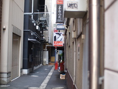 銀座の路地にて