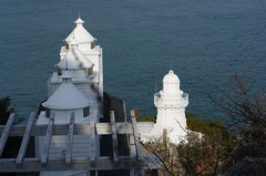 岬の白い灯台