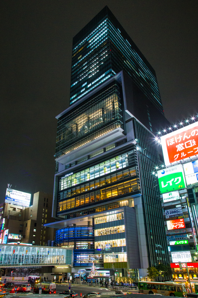 世界糖尿病デーブルーライトアップ 渋谷ヒカリエ /1