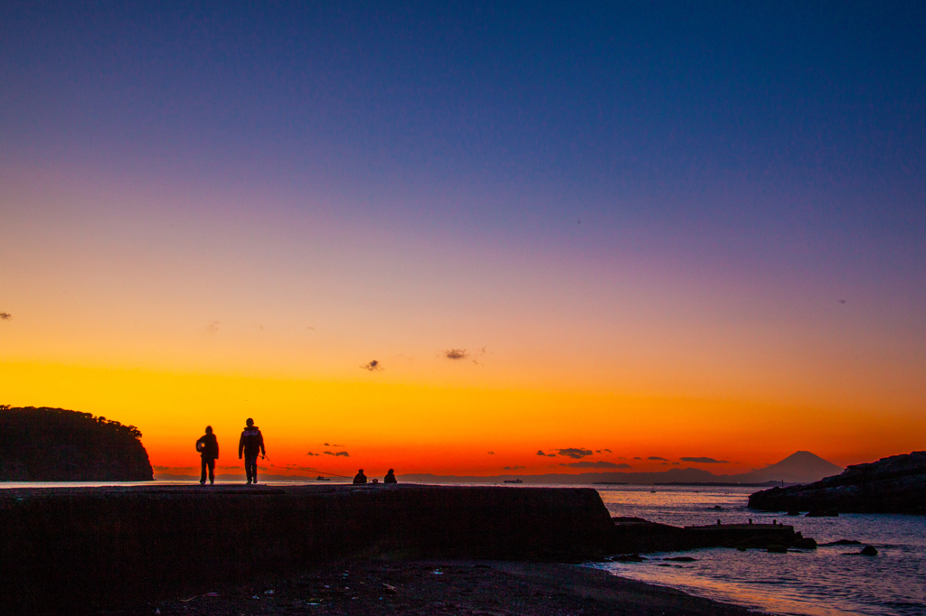 千葉県鋸南町浮島・傾城島と夕景富士 /3