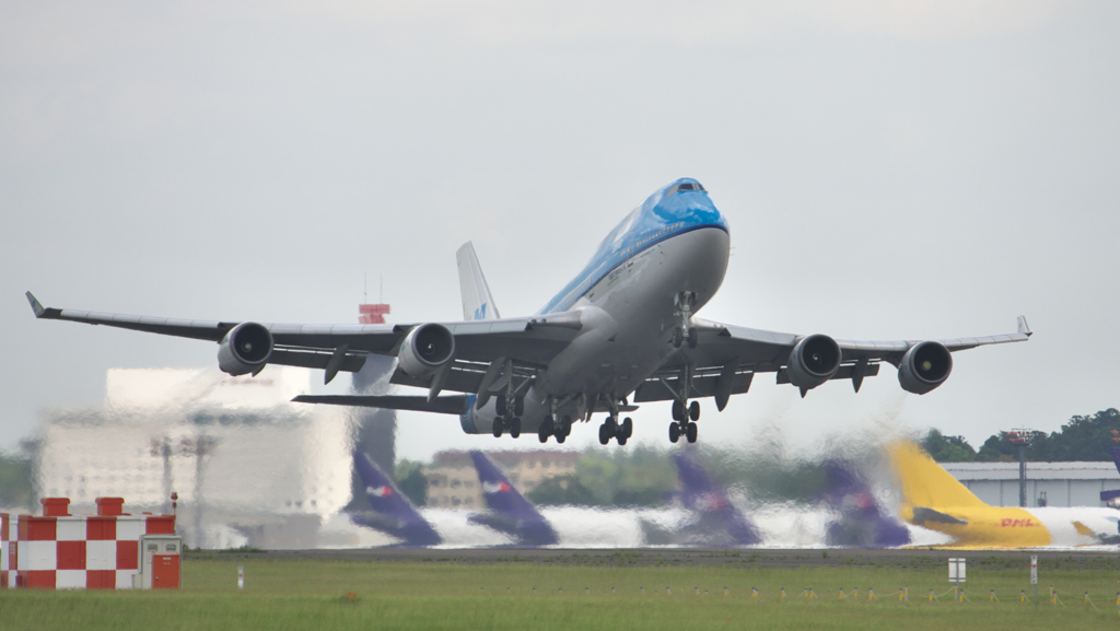 Take Off KLM 747-400