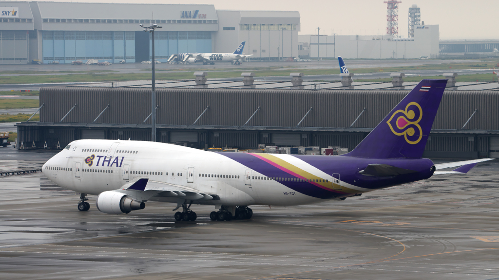 747 出発。