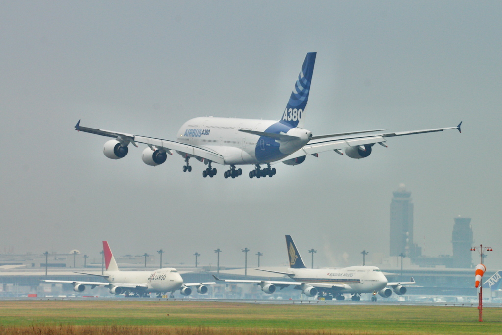 初飛来　A380
