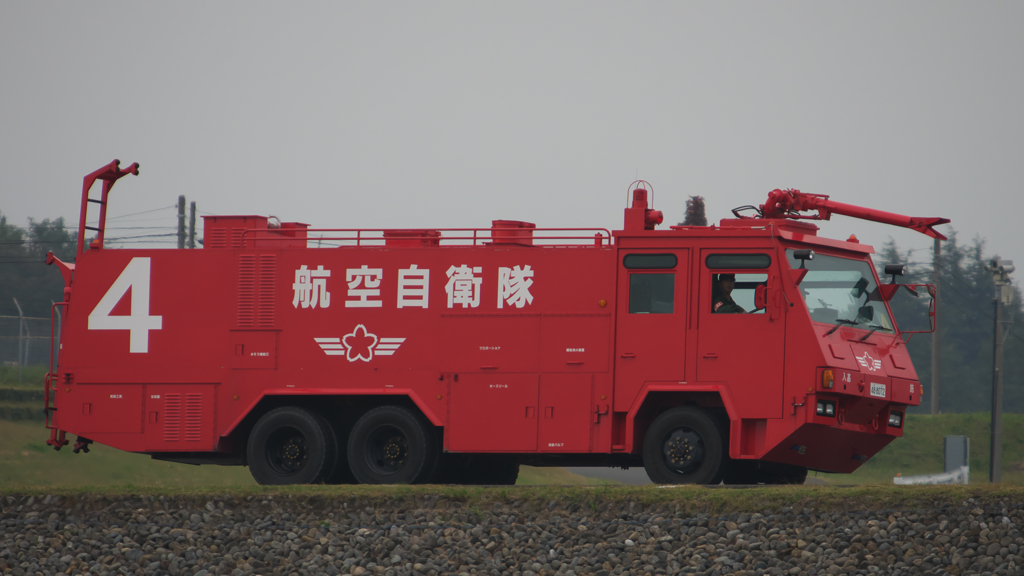 赤いの登場。