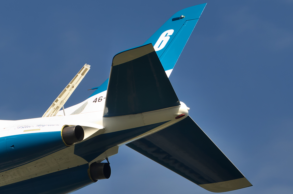 ちょっと判った　T-4のお尻。