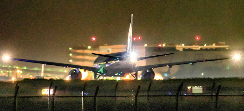 夜間飛行へ