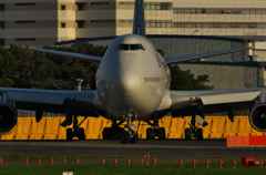 B747-400 と書いてある。。。。