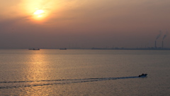 朝の東京湾
