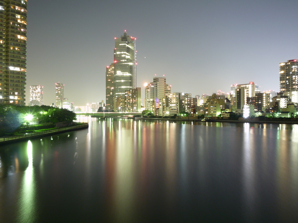 夜の隅田川