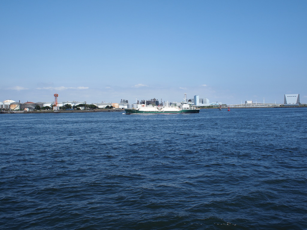 青い海と船その3