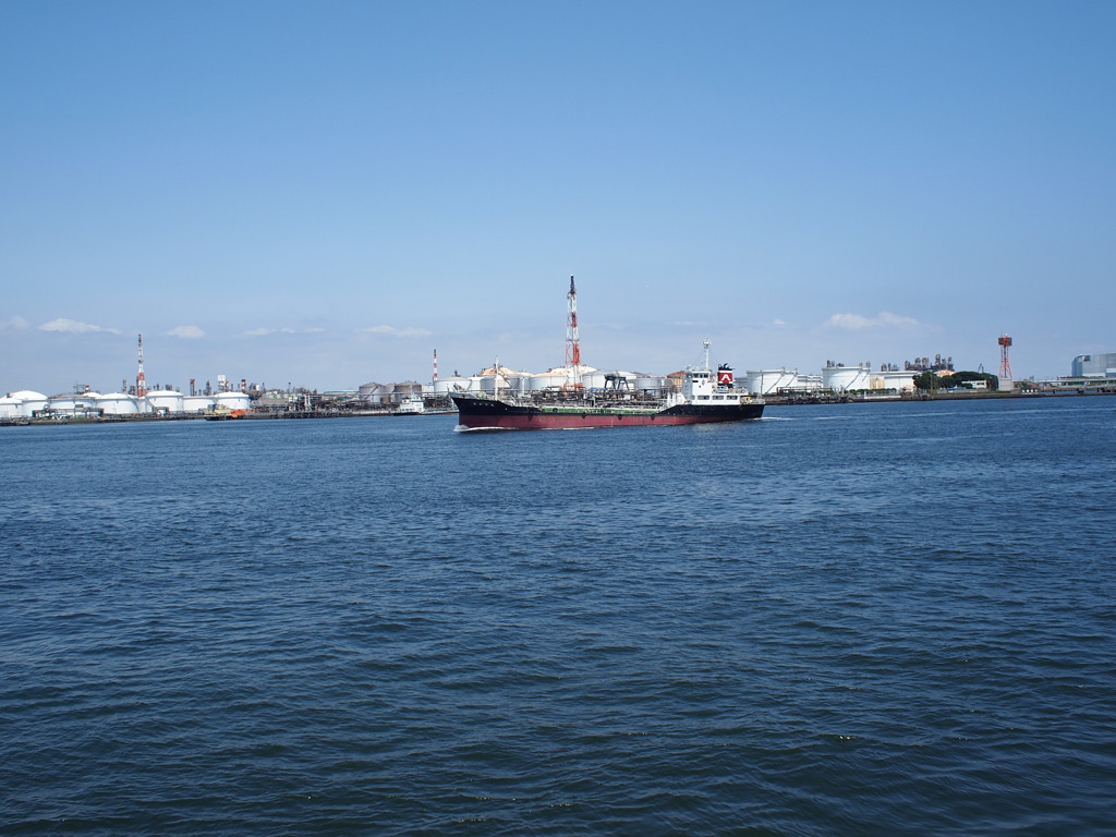 青い海と船その1