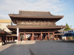 川崎大師の山門