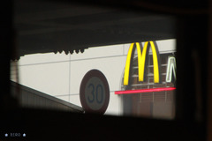 遠くのマクドナルド