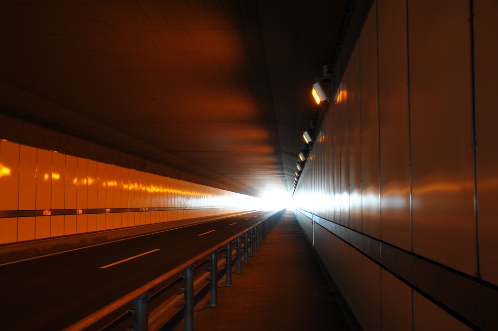 空港南トンネル