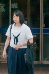 桃色の腕時計