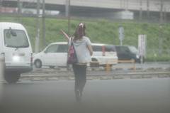 雨に向かう