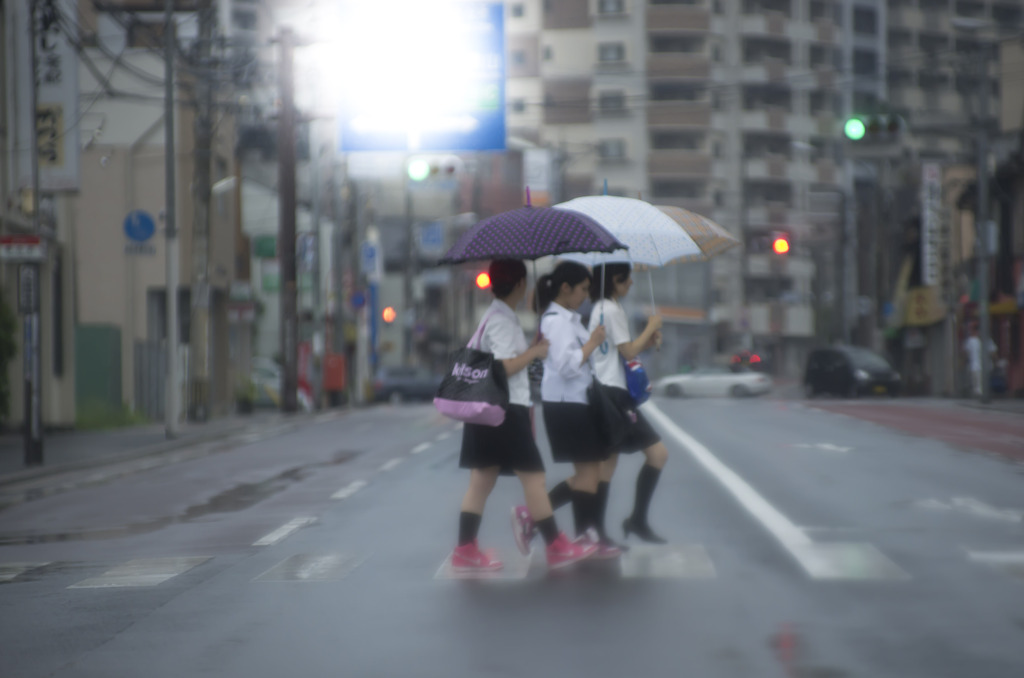 雨の日行進