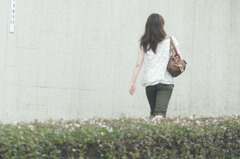 一瞬目が止まり、そして目線をはずす