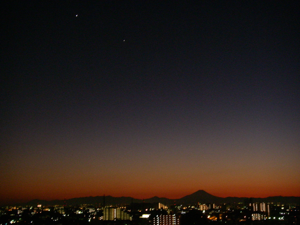 夕暮の山