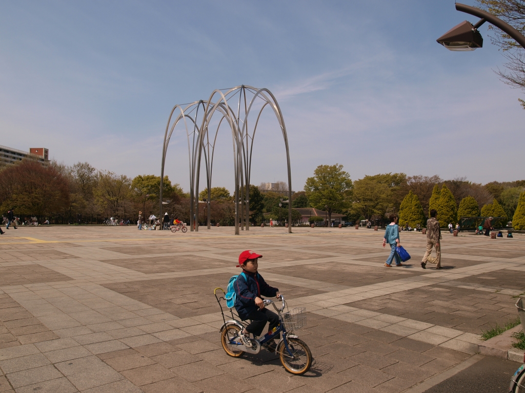 公園を駆け抜けるのはボクだ。