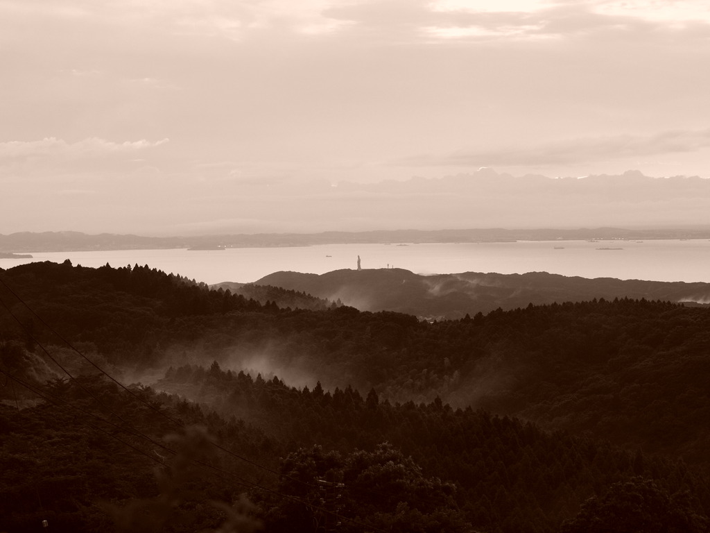 鹿野山から見る東京湾